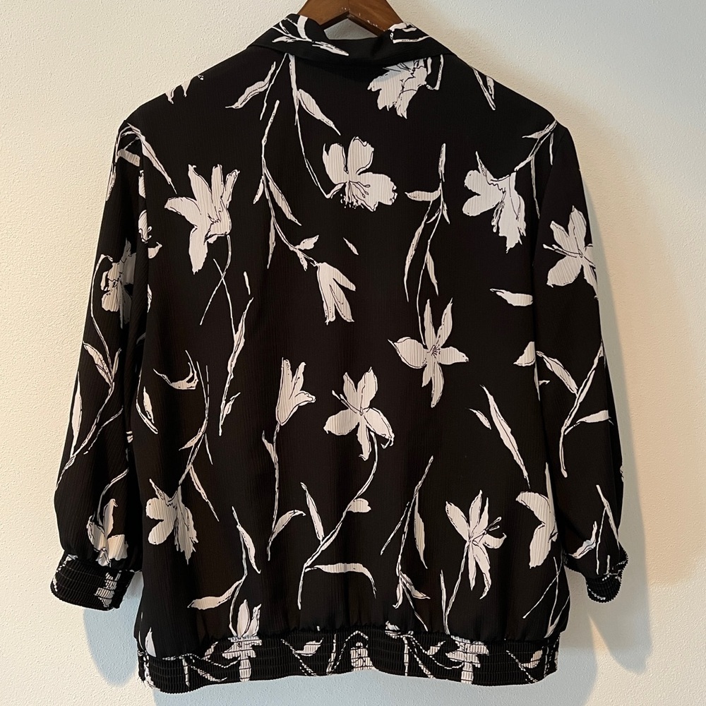 Vintage GW A Division of Graff Black and White Floral Button Front Popover - Picture 3 of 7